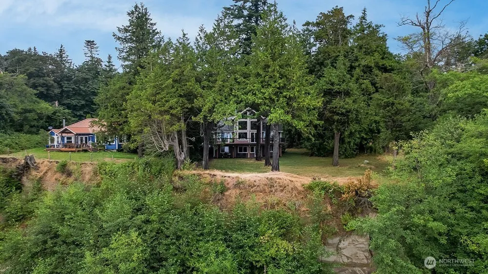 8 W Gedney Way Hat Island, WA 98206