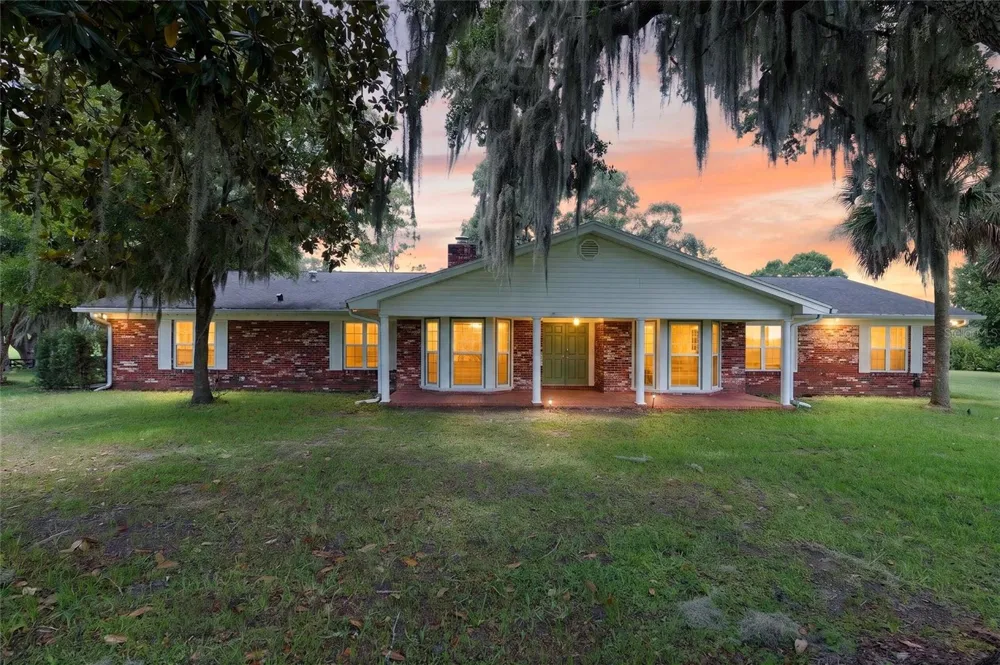 8544 NW 160TH AVENUE Morriston, FL 32668
