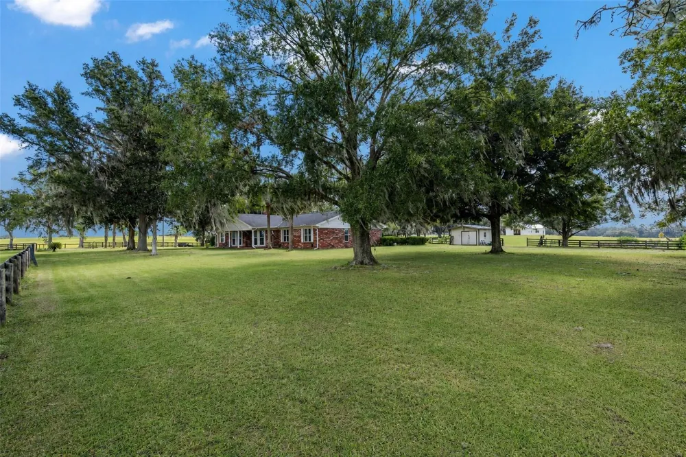 8544 NW 160TH AVENUE Morriston, FL 32668