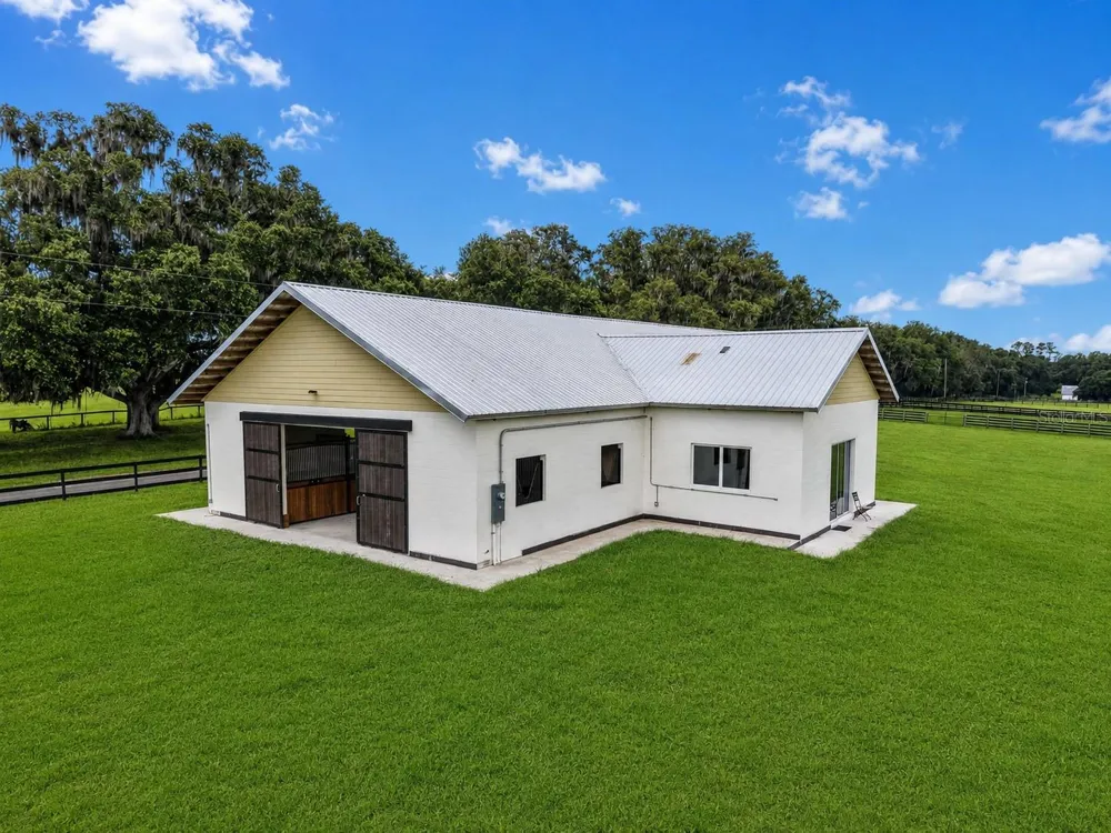 8544 NW 160TH AVENUE Morriston, FL 32668