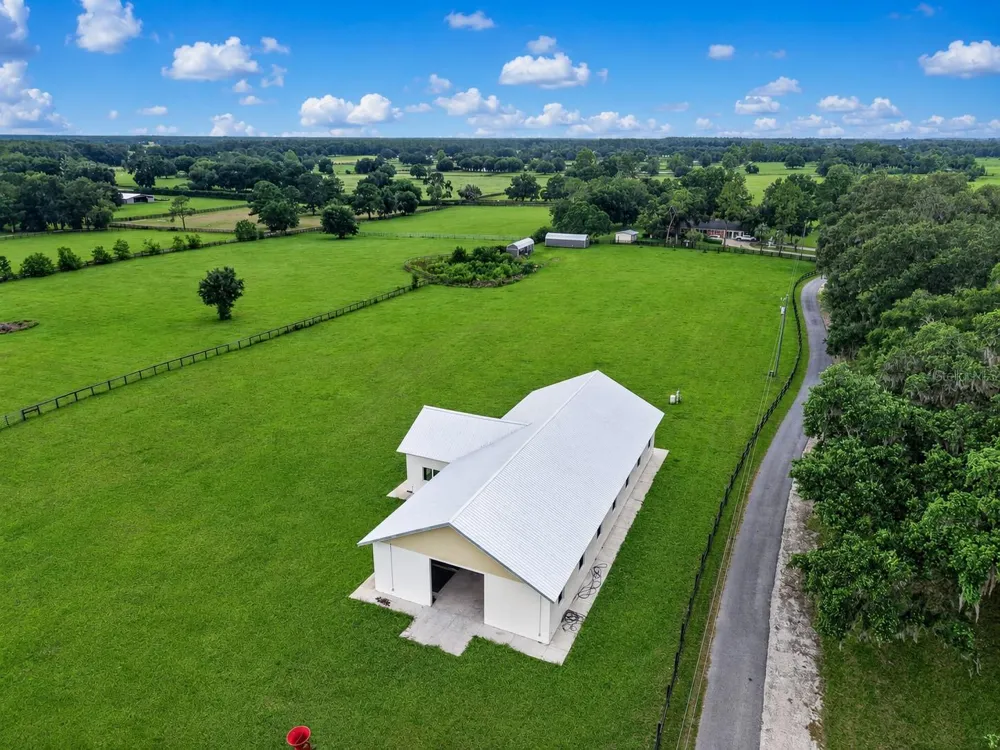 8544 NW 160TH AVENUE Morriston, FL 32668
