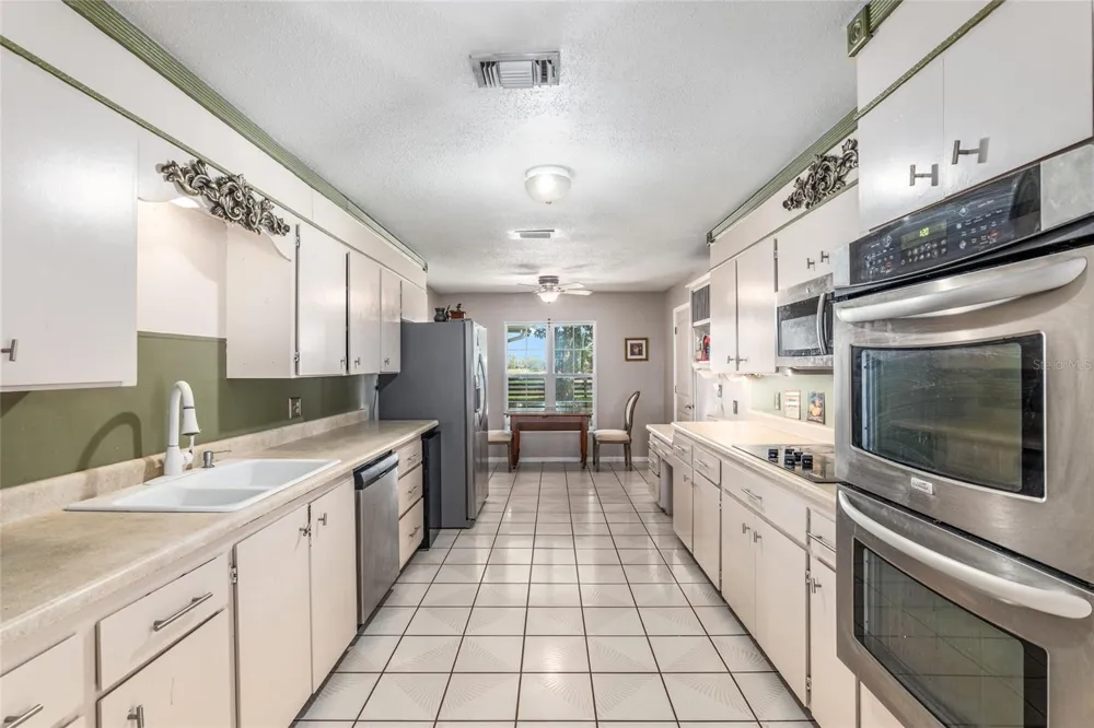 8544 NW 160TH AVENUE Morriston, FL 32668