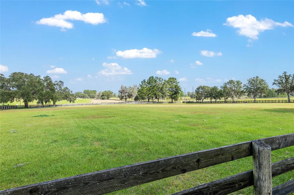 8544 NW 160TH AVENUE Morriston, FL 32668