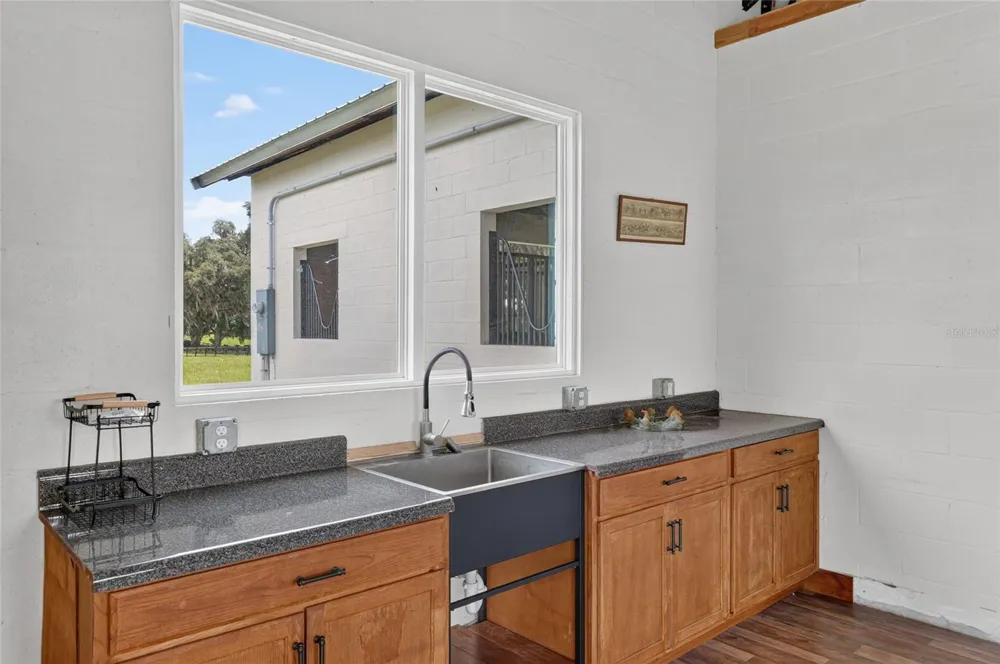 8544 NW 160TH AVENUE Morriston, FL 32668