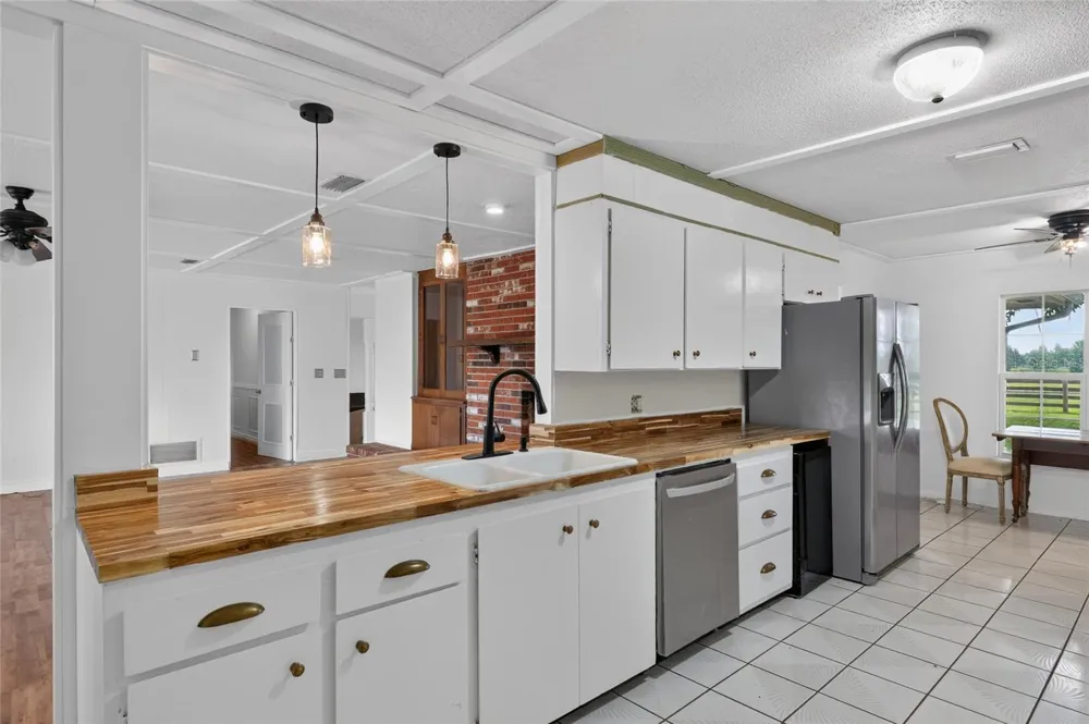 8544 NW 160TH AVENUE Morriston, FL 32668