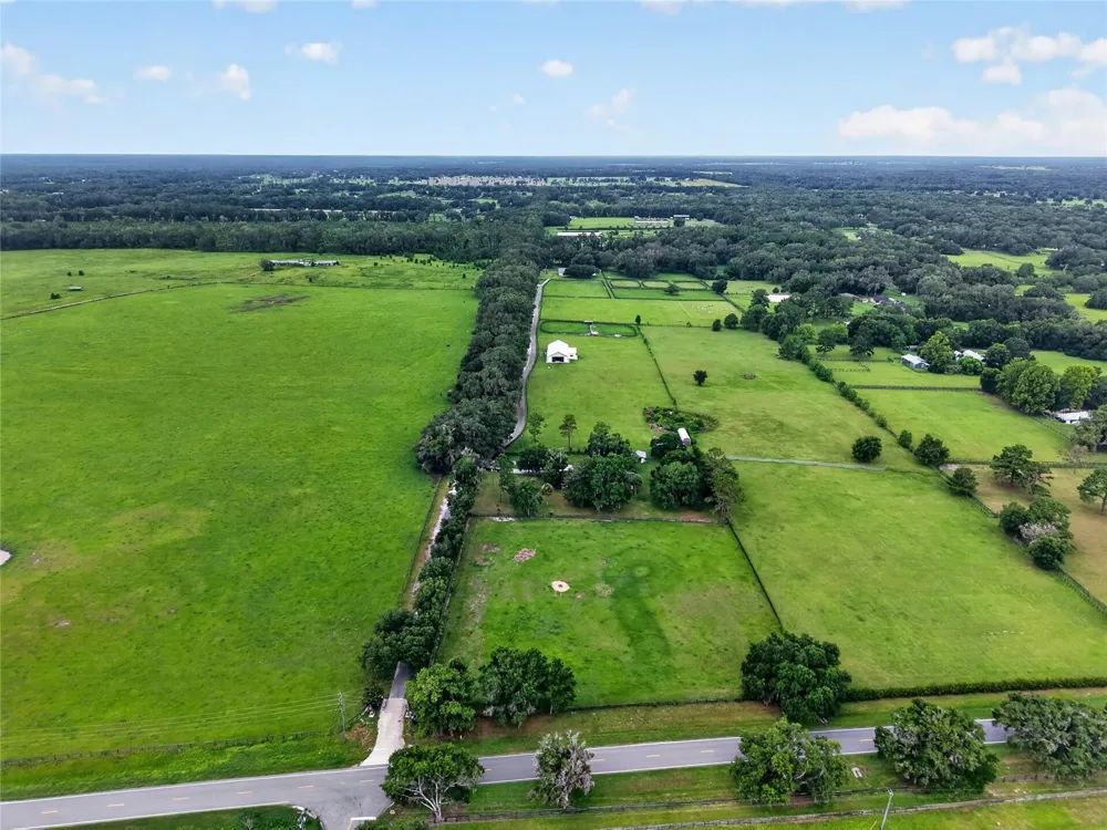 8544 NW 160TH AVENUE Morriston, FL 32668