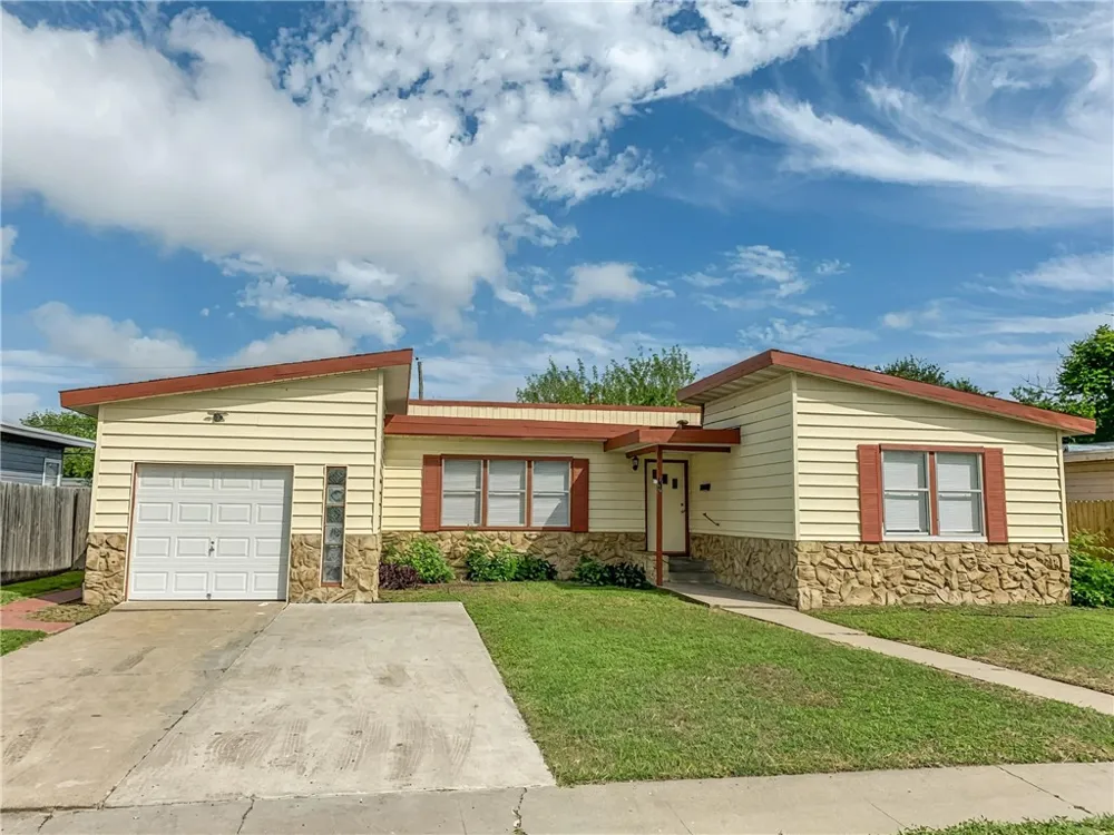 735 Chase Drive Corpus Christi, TX 78412
