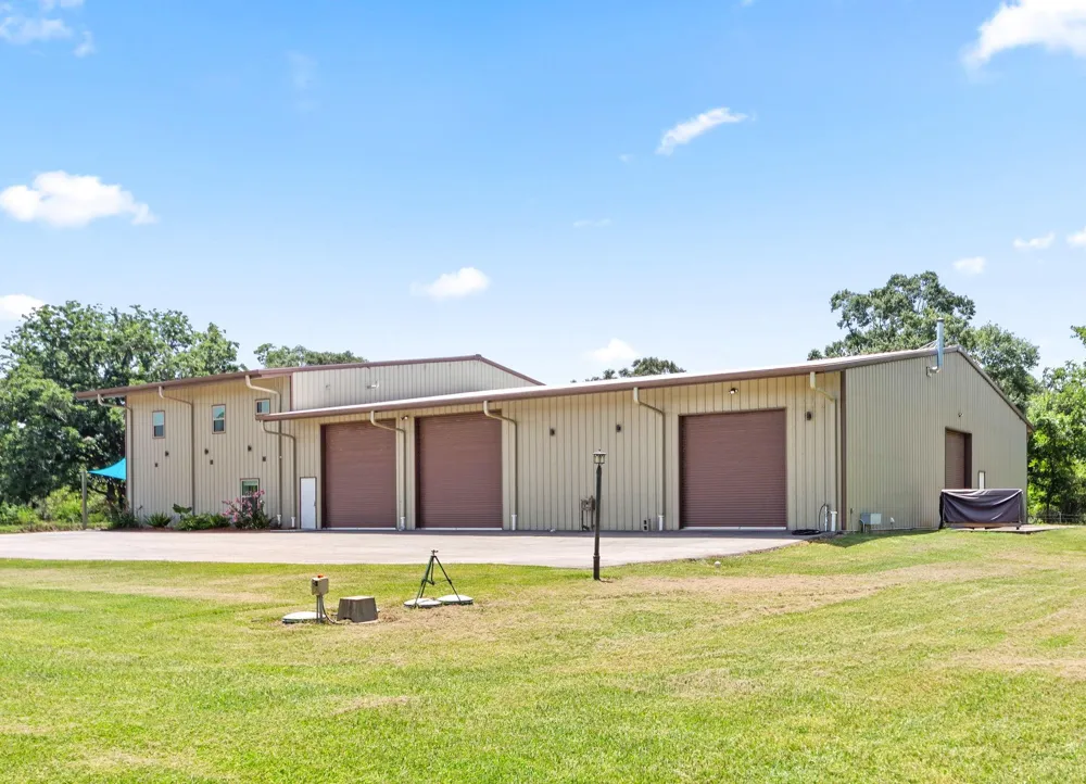 659 Brit Bailey Boulevard Angleton, TX 77515