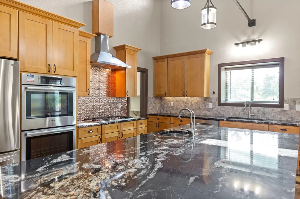 659 Brit Bailey Boulevard Angleton, TX 77515