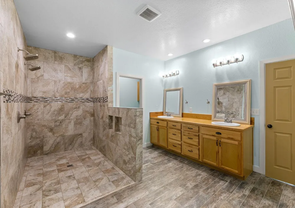 659 Brit Bailey Boulevard Angleton, TX 77515