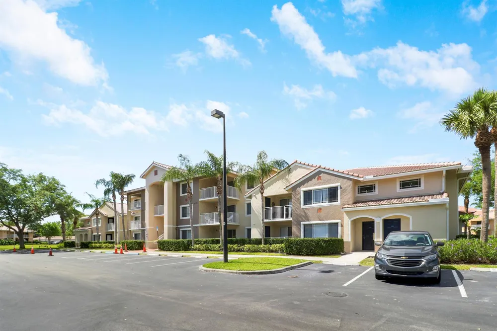 121 SW Palm Drive #306 Port St. Lucie, FL 34986