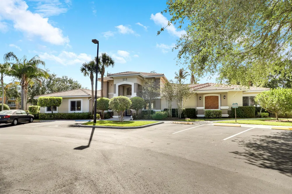 121 SW Palm Drive #306 Port St. Lucie, FL 34986