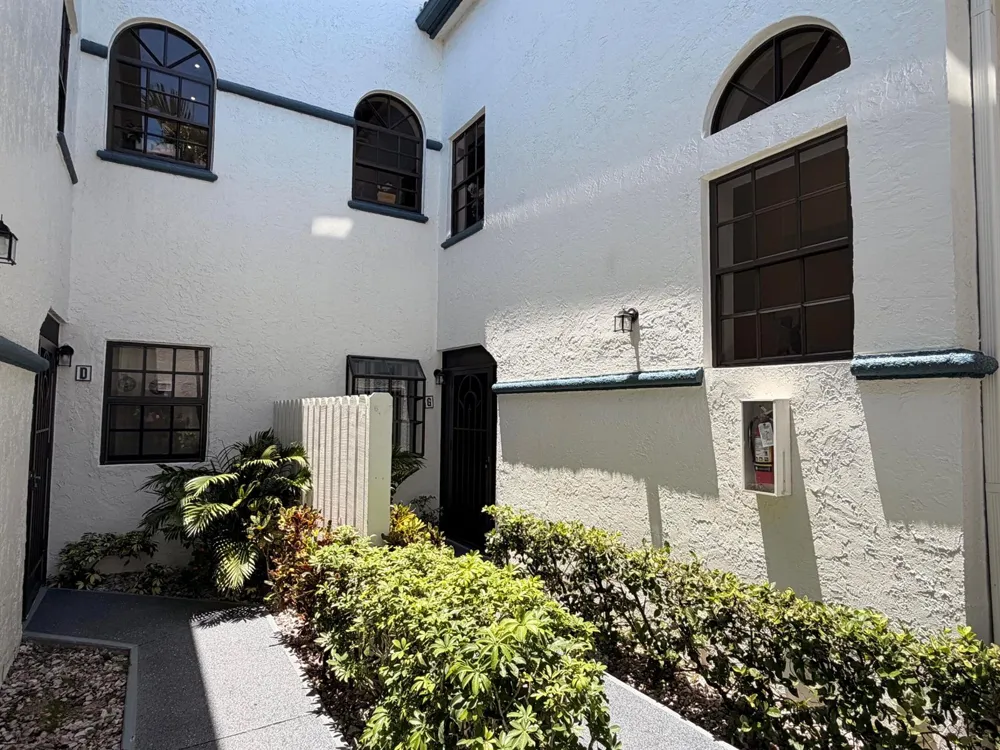 5136 FLORIA DRIVE #G Boynton Beach, FL 33437