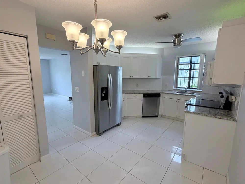 5136 FLORIA DRIVE #G Boynton Beach, FL 33437