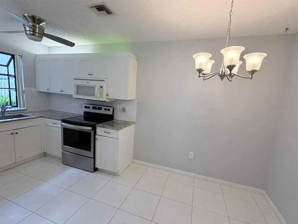 5136 FLORIA DRIVE #G Boynton Beach, FL 33437