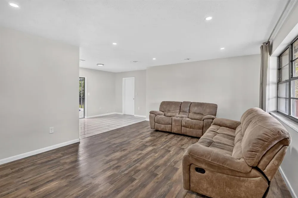8968 SW 52nd Place Cooper City, FL 33328