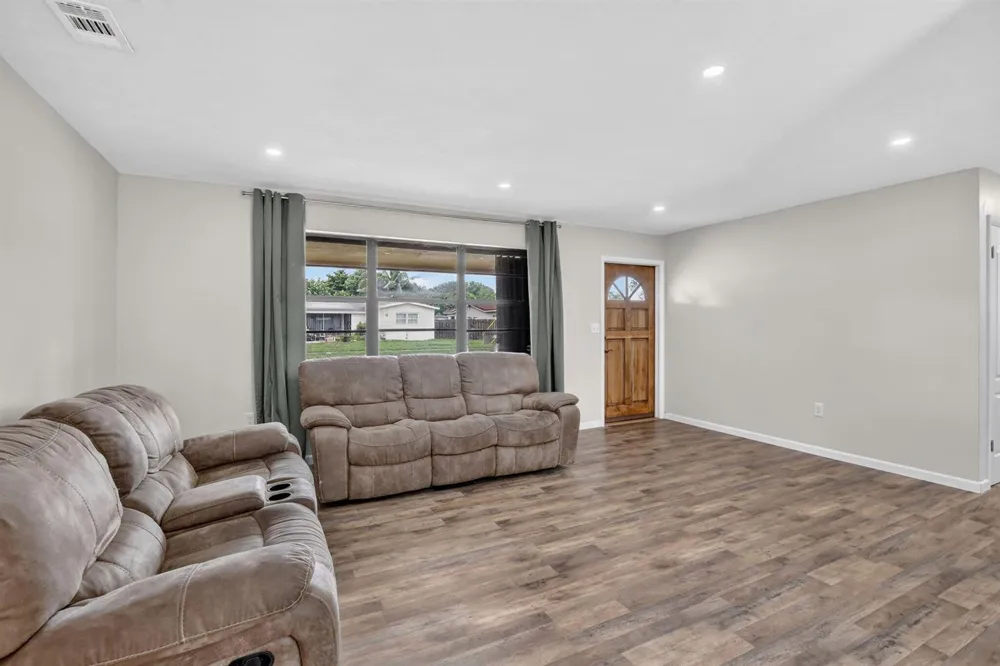8968 SW 52nd Place Cooper City, FL 33328