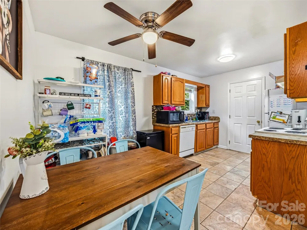 214 Short Michigan Avenue Asheville, NC 28806