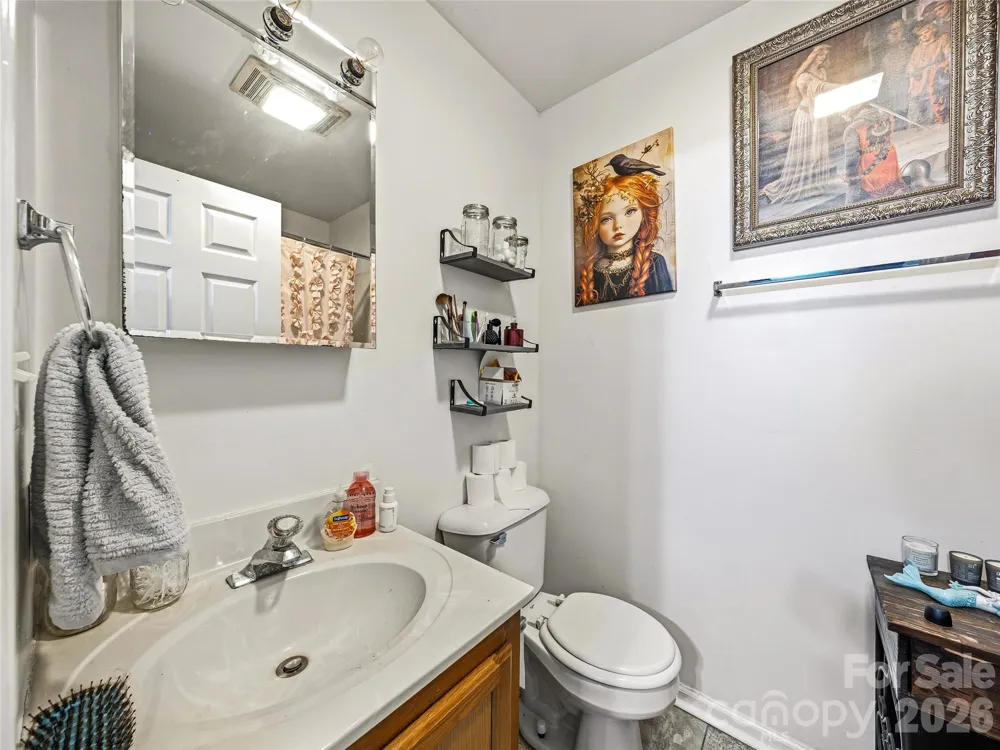 214 Short Michigan Avenue Asheville, NC 28806