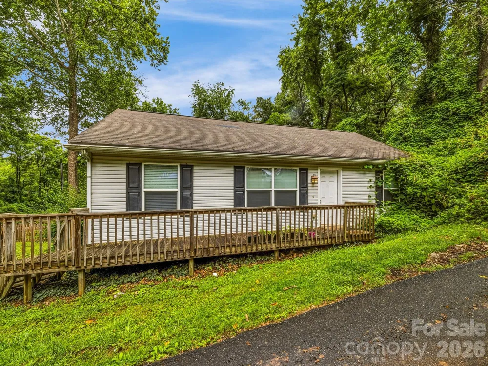 214 Short Michigan Avenue Asheville, NC 28806