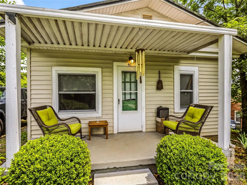 214 Short Michigan Avenue Asheville, NC 28806