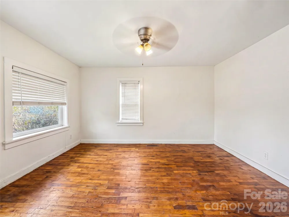214 Short Michigan Avenue Asheville, NC 28806