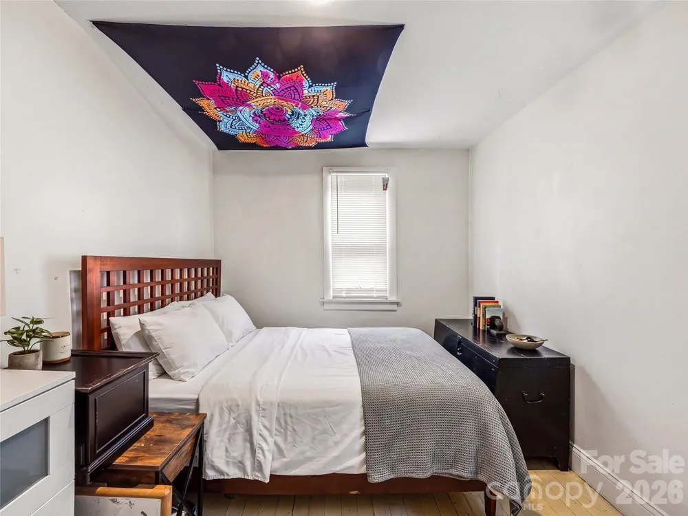 214 Short Michigan Avenue Asheville, NC 28806