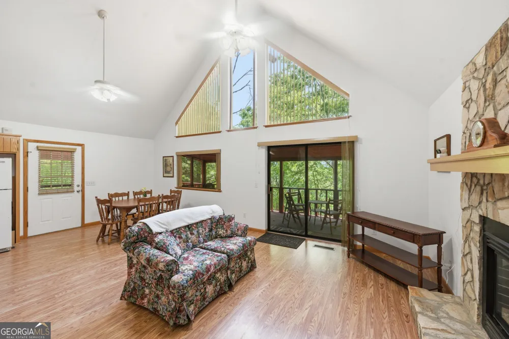 97 Sourwood HOLW Murphy, NC 28906