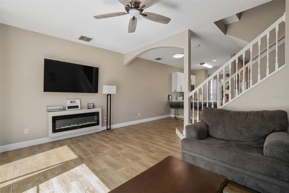1204 S BEACH CIR Kissimmee, FL 34746