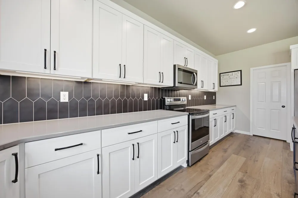 605 Sheyenne Drive Abercrombie, ND 58001