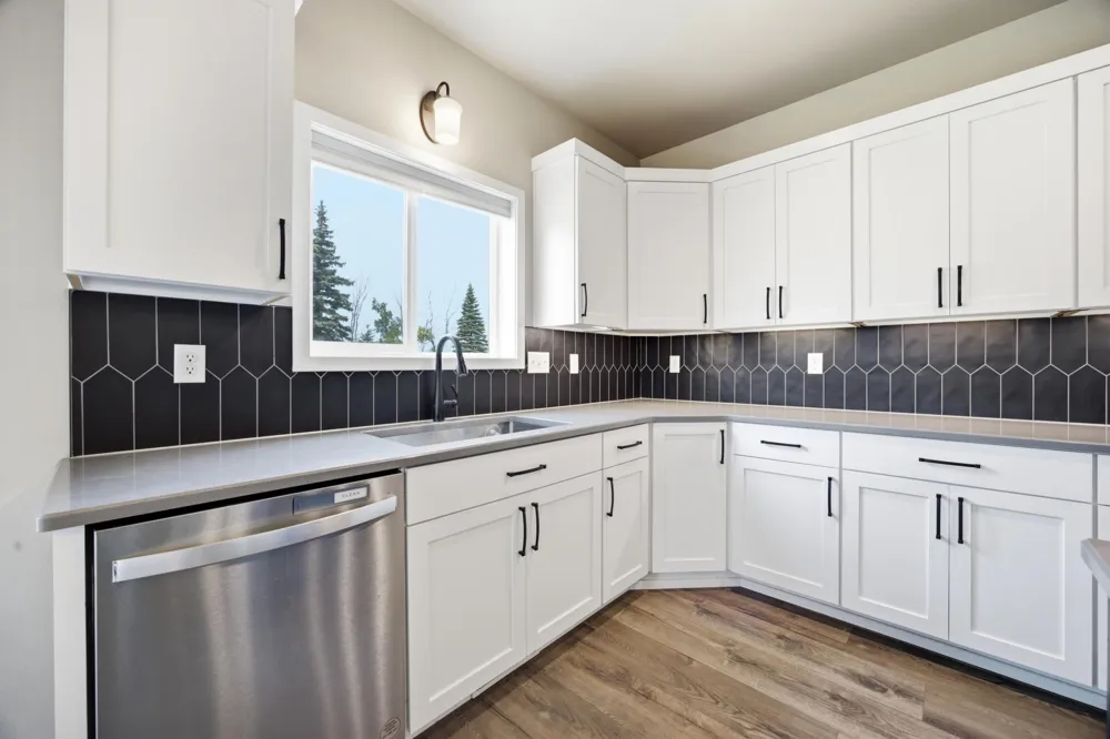 605 Sheyenne Drive Abercrombie, ND 58001