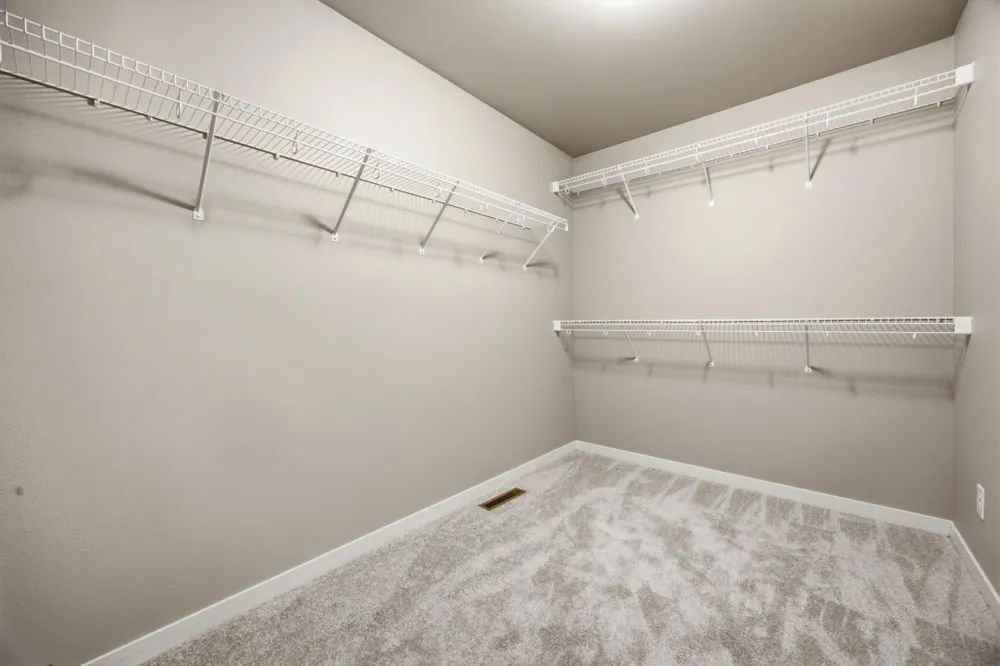 605 Sheyenne Drive Abercrombie, ND 58001