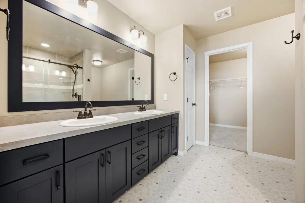 605 Sheyenne Drive Abercrombie, ND 58001