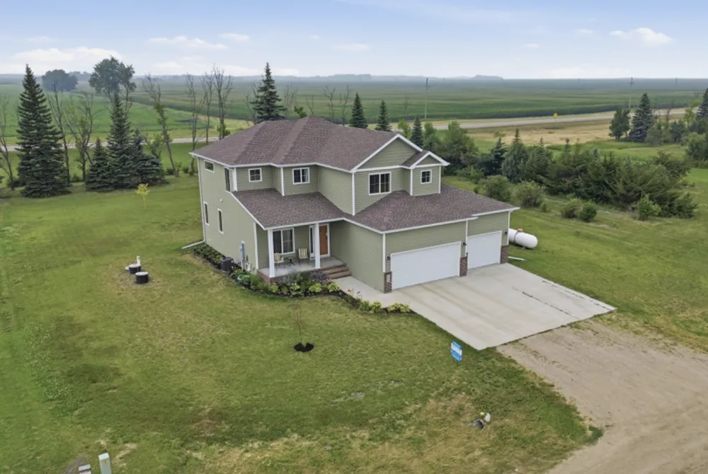 605 Sheyenne Drive Abercrombie, ND 58001