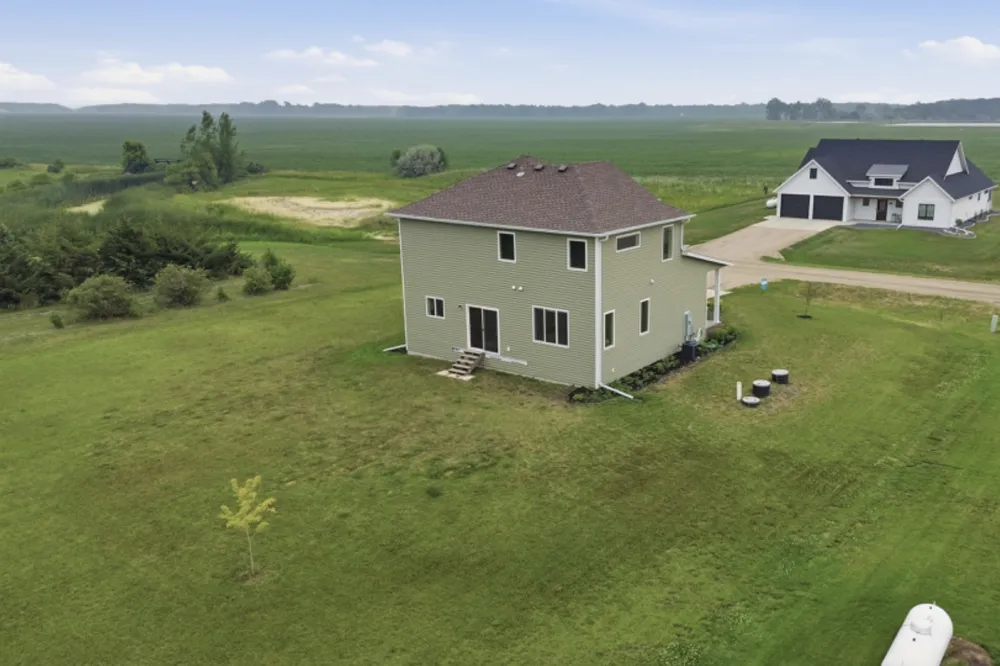 605 Sheyenne Drive Abercrombie, ND 58001