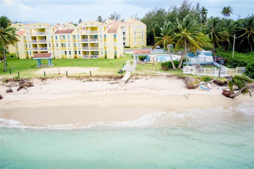 Villas del Mar MEDIANA ALTA #1 Loiza, PR 00772