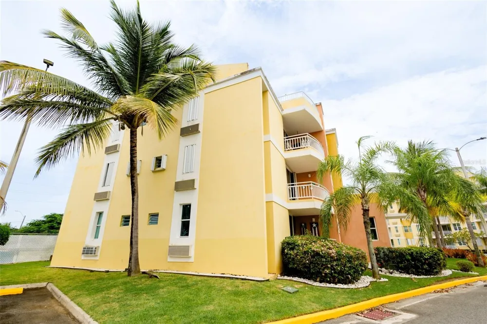 Villas del Mar MEDIANA ALTA #1 Loiza, PR 00772