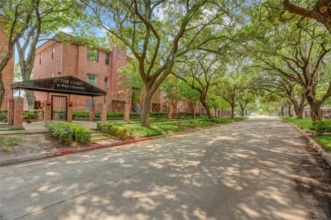4041 Law Street #606