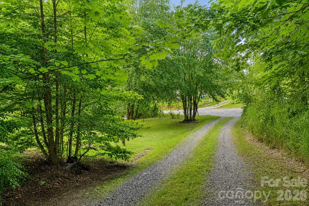 192 Lady Bug Lane Penrose, NC 28766