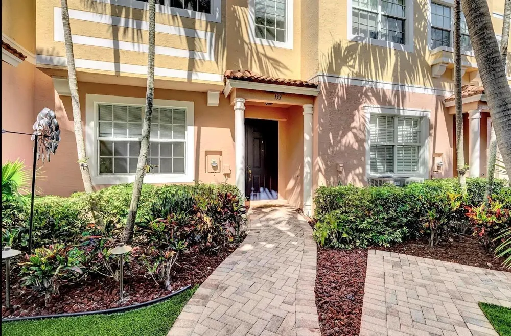 133 Harbors Way Boynton Beach, FL 33435