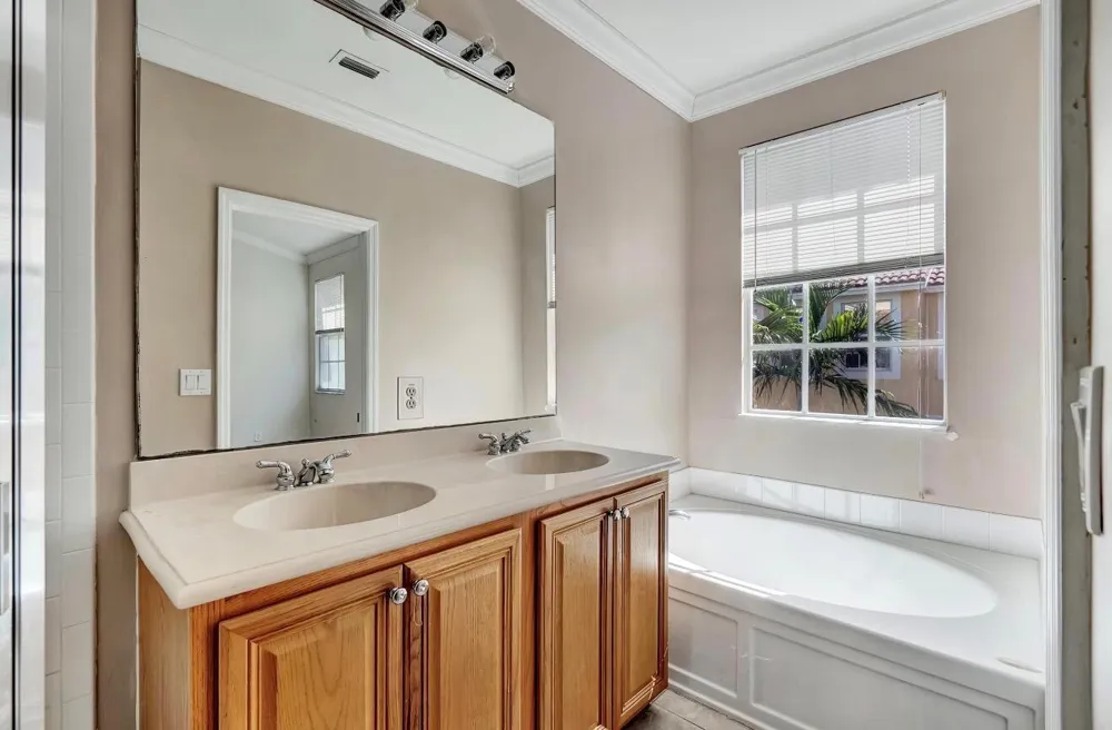 133 Harbors Way Boynton Beach, FL 33435
