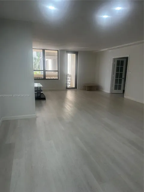 10185 Collins Ave #309