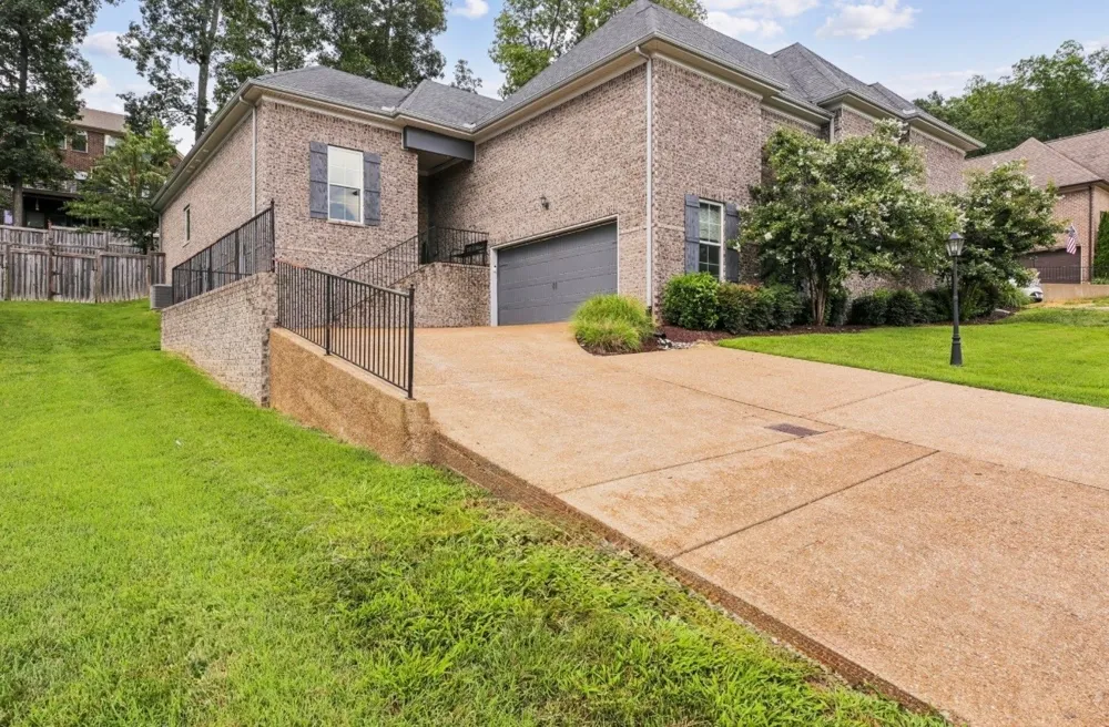 166 Cobbler Cir Hendersonville, TN 37075