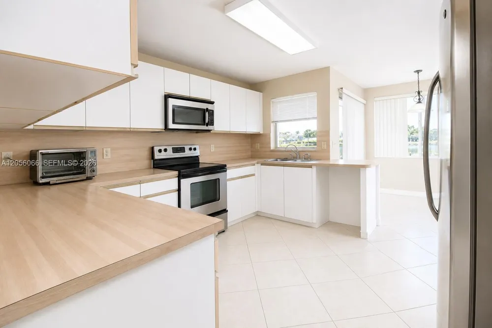 1855 SW 101st Ave Davie, FL 33324