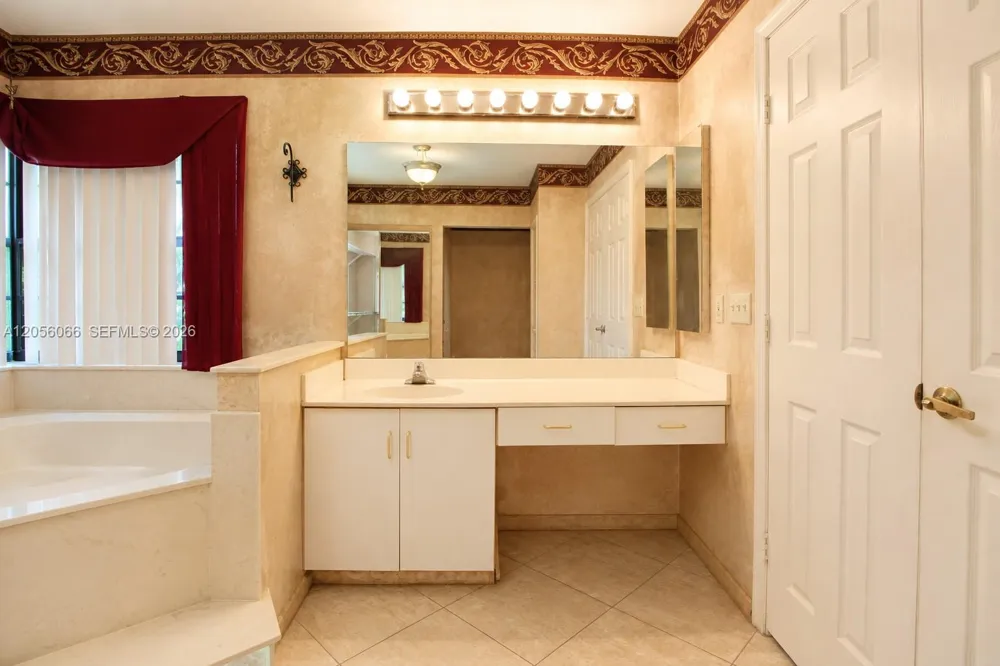 1855 SW 101st Ave Davie, FL 33324