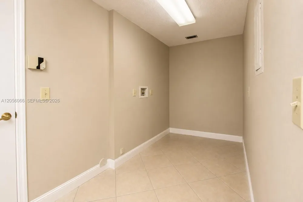 1855 SW 101st Ave Davie, FL 33324