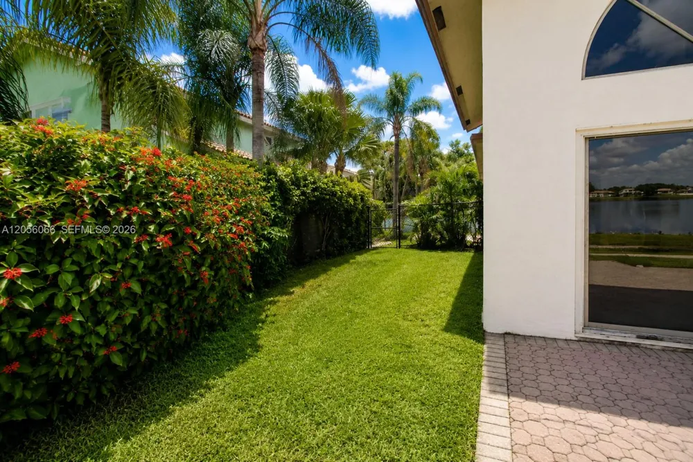 1855 SW 101st Ave Davie, FL 33324