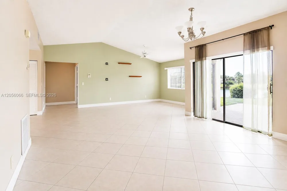 1855 SW 101st Ave Davie, FL 33324