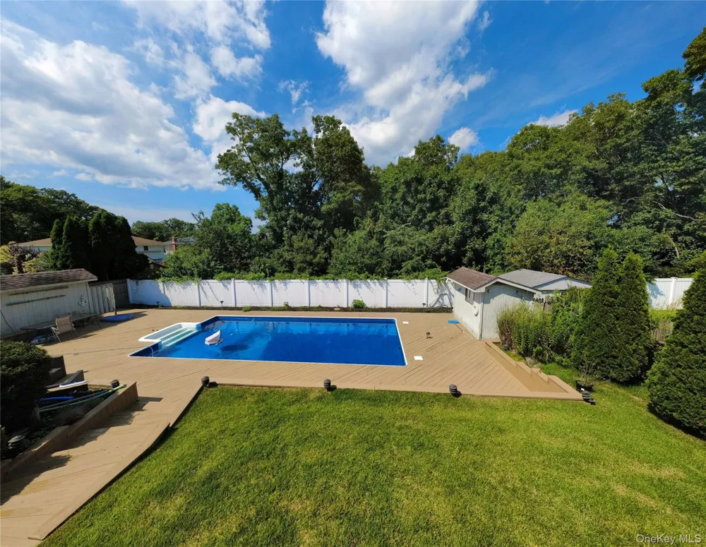 29 Sandy Hollow Drive Smithtown, NY 11787