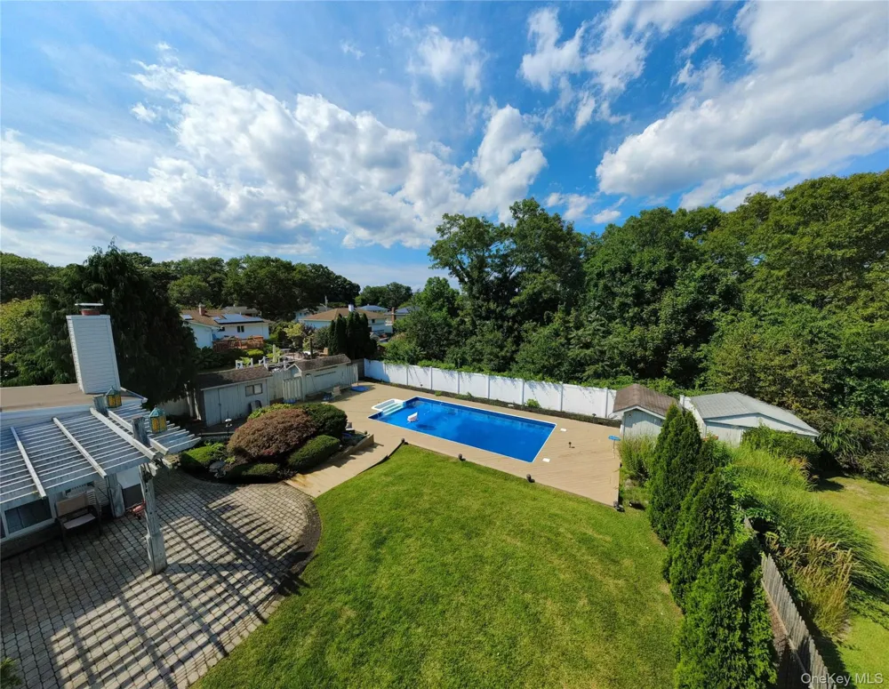 29 Sandy Hollow Drive Smithtown, NY 11787